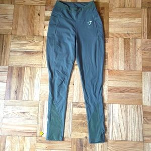 Olive Green GYMSHARK leggings Size Small (w/pockets)